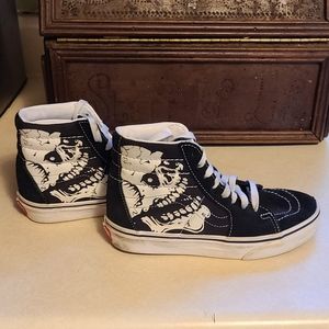 Boys/Men's VANS high top sneakers